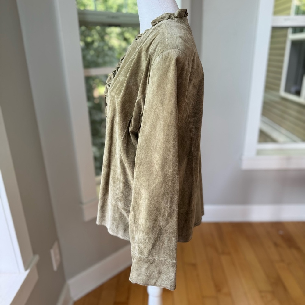 Chico’s Olive Green Genuine Suede Cropped Jacket with Ruffle Detail Large - Picture 2 of 11